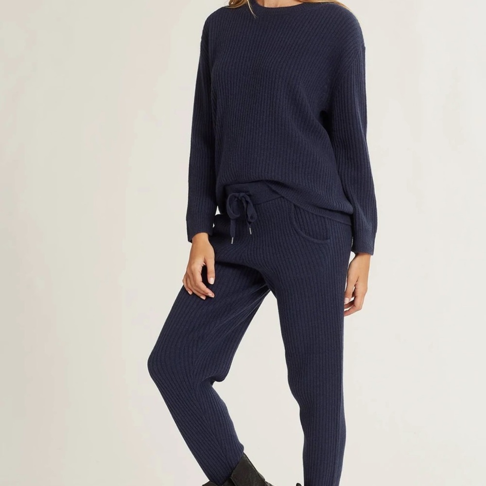 NakedCashmere Aubrina/Campbell set in Navy. Size Large